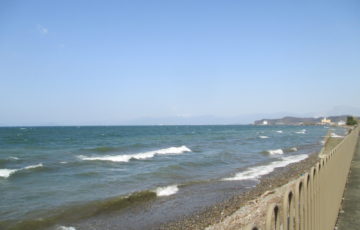 彦根　湖岸　琵琶湖の波